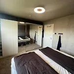 Сasa de vacaciones Sentral Enebolig Pa Lura Med Jacuzzi!