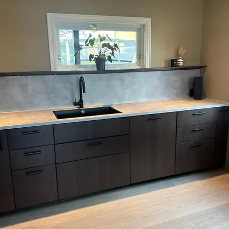 Sentral Enebolig Pa Lura Med Jacuzzi! *