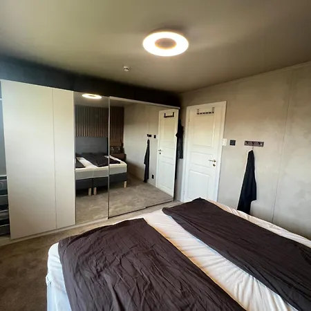 別荘 Sentral Enebolig Pa Lura Med Jacuzzi!