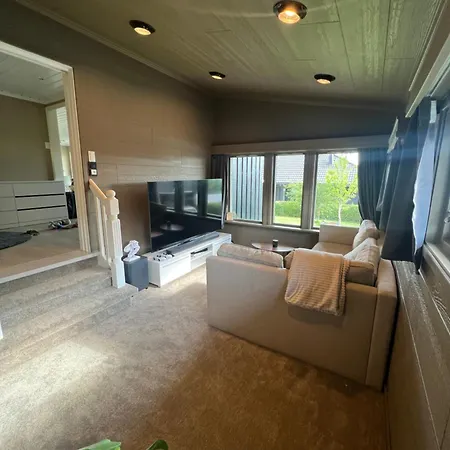 Сasa de vacaciones Sentral Enebolig Pa Lura Med Jacuzzi! Stavanger