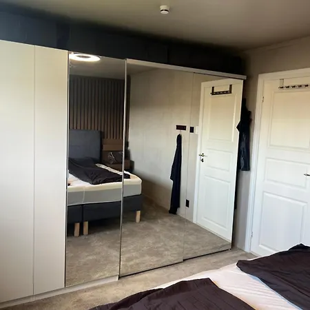 Sentral Enebolig Pa Lura Med Jacuzzi! スタヴァンゲル