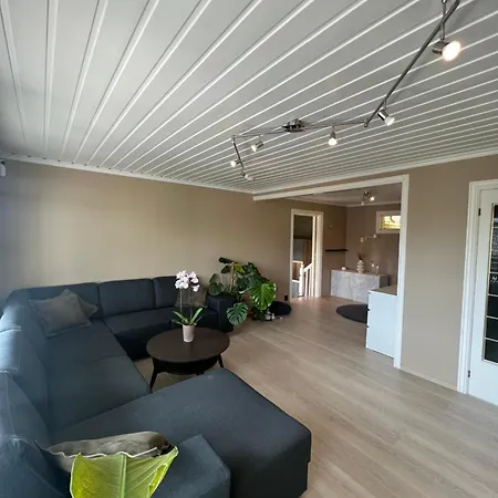 Ferienhaus Sentral Enebolig Pa Lura Med Jacuzzi! *