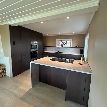 Sentral Enebolig Pa Lura Med Jacuzzi! Stavanger