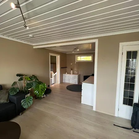 Сasa de vacaciones Sentral Enebolig Pa Lura Med Jacuzzi! Stavanger