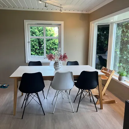 Sentral Enebolig Pa Lura Med Jacuzzi! Casa vacanze