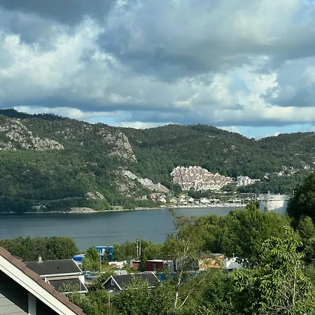 Casa vacanze Sentral Enebolig Pa Lura Med Jacuzzi! Stavanger