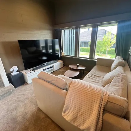 Sentral Enebolig Pa Lura Med Jacuzzi! * スタヴァンゲル