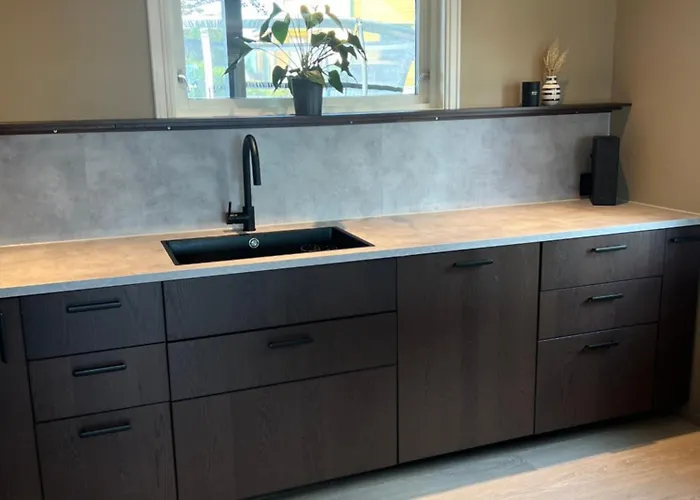 Sentral Enebolig Pa Lura Med Jacuzzi! *