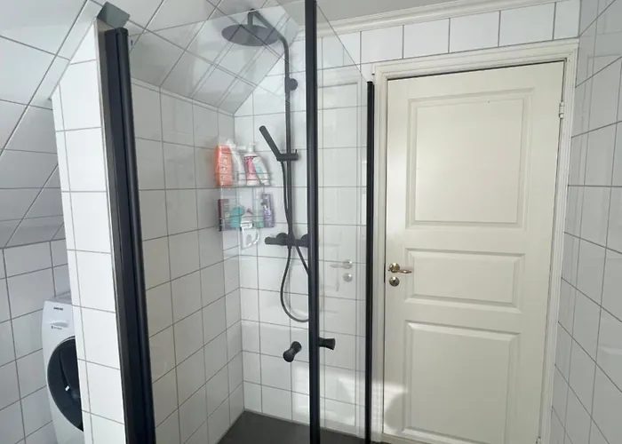 Дом отдыха Sentral Enebolig Pa Lura Med Jacuzzi! *