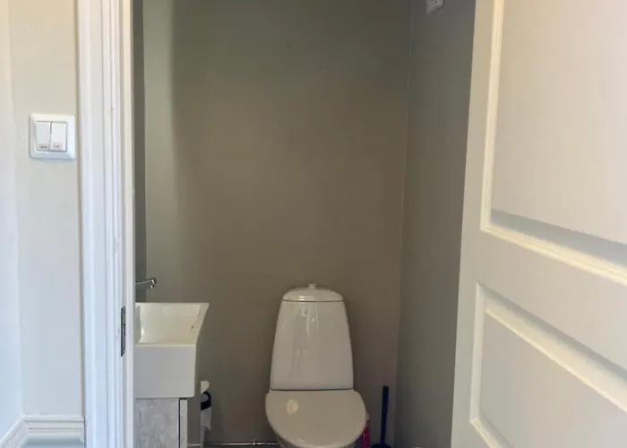 Sentral Enebolig Pa Lura Med Jacuzzi! Дом отдыха *