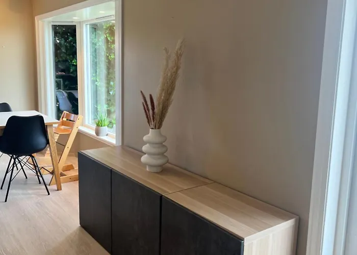 Sentral Enebolig Pa Lura Med Jacuzzi! Дом отдыха Ставангер