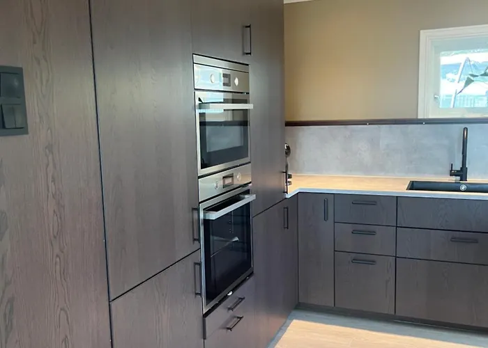 Sentral Enebolig Pa Lura Med Jacuzzi! Дом отдыха Ставангер