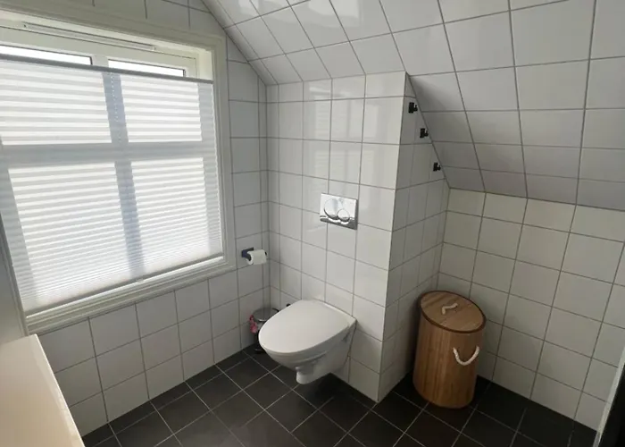 Sentral Enebolig Pa Lura Med Jacuzzi! Дом отдыха *